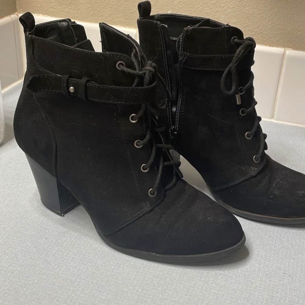 JustFab Black Lace Up Boots with Chunky Heel